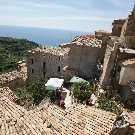 Bed & Breakfast A Taverna Intru U Vicu 4*