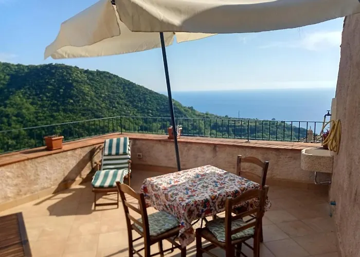 A Taverna Intru U Vicu Couette-café Belmonte Calabro