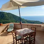 A Taverna Intru U Vicu ベッド・アンド・ブレックファスト ベルモンテ・カーラブロ