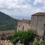 A Taverna Intru U Vicu Oda ve Kahvaltı 4*
