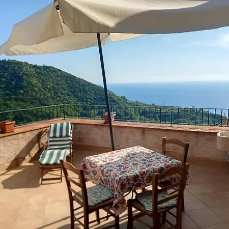 A Taverna Intru U Vicu Oda ve Kahvaltı Belmonte Calabro