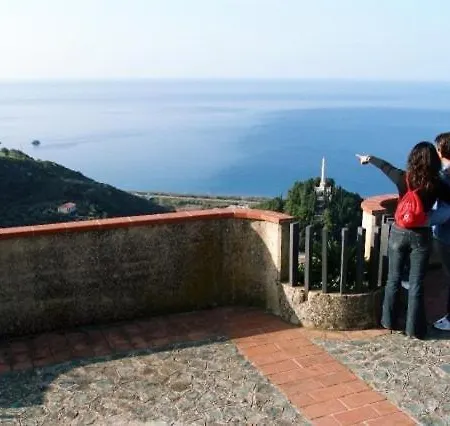 A Taverna Intru U Vicu Oda ve Kahvaltı Belmonte Calabro