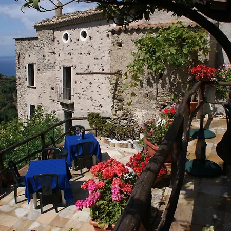 Oda ve Kahvaltı A Taverna Intru U Vicu Belmonte Calabro