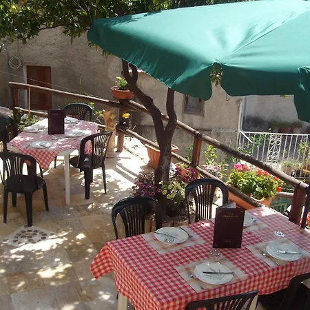 A Taverna Intru U Vicu Oda ve Kahvaltı *