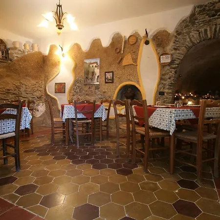 A Taverna Intru U Vicu Oda ve Kahvaltı *