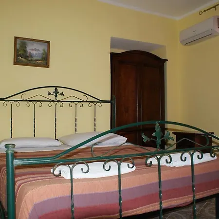 A Taverna Intru U Vicu 4* بيلمونتي كالابرو