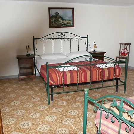 Bed & Breakfast A Taverna Intru U Vicu