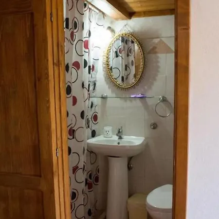 לינה וארוחת בוקר A Taverna Intru U Vicu