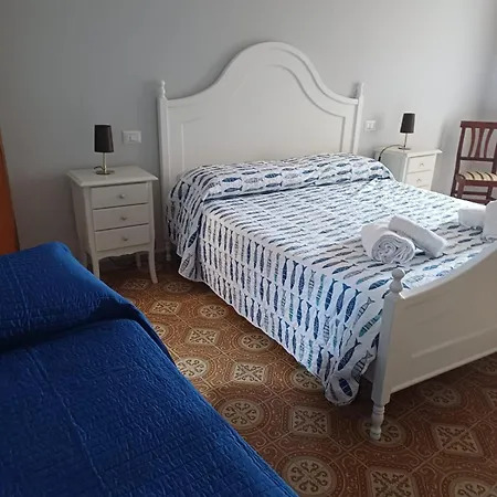 فندق مبيت وإفطار A Taverna Intru U Vicu بيلمونتي كالابرو