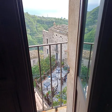 A Taverna Intru U Vicu Oda ve Kahvaltı