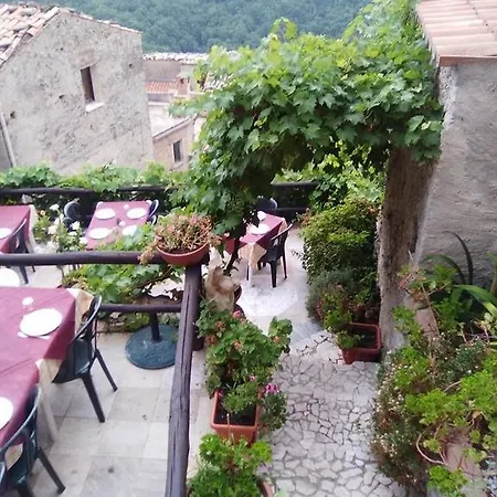 Bed & Breakfast A Taverna Intru U Vicu 4*