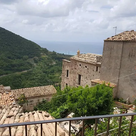 A Taverna Intru U Vicu بيلمونتي كالابرو