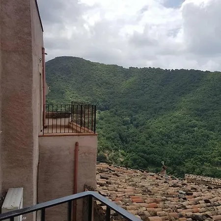 Bed & Breakfast A Taverna Intru U Vicu 4*