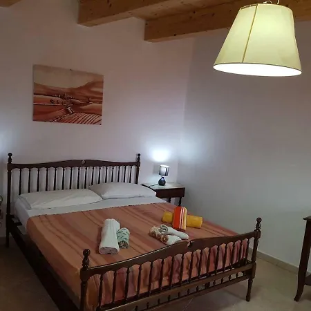 Bed & Breakfast A Taverna Intru U Vicu