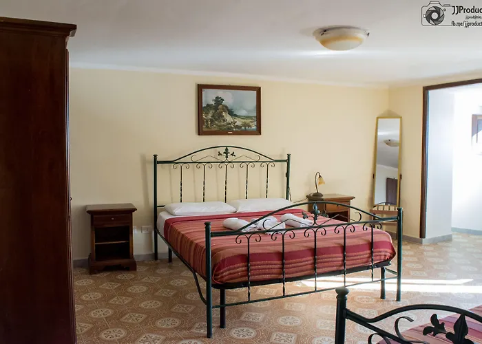 A Taverna Intru U Vicu Bed & Breakfast Belmonte Calabro