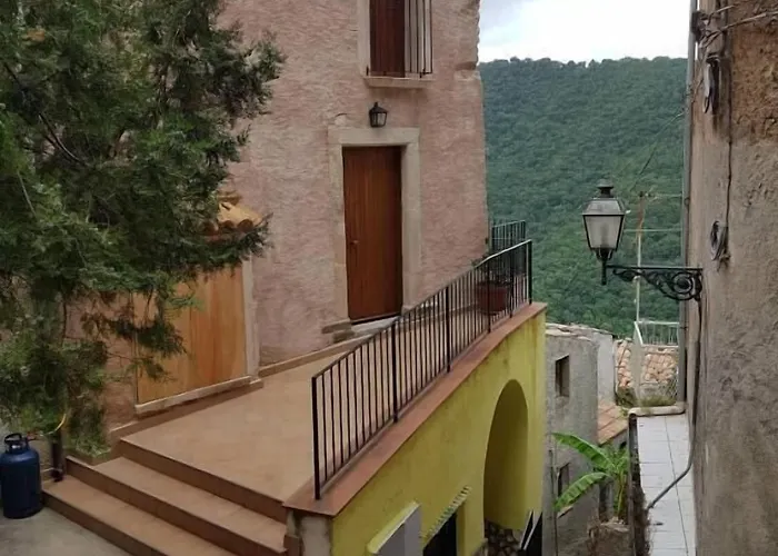 A Taverna Intru U Vicu Bed & Breakfast Belmonte Calabro