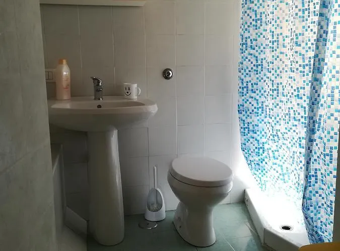 Alojamento de Acomodação e Pequeno-almoço A Taverna Intru U Vicu